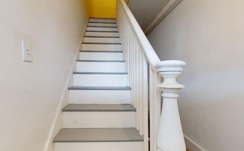 35 Wentworth St, Biddeford, ME 04005-3185