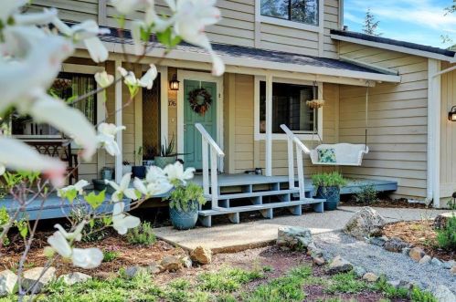 176 Celesta Dr, Grass Valley, CA 95945-5622