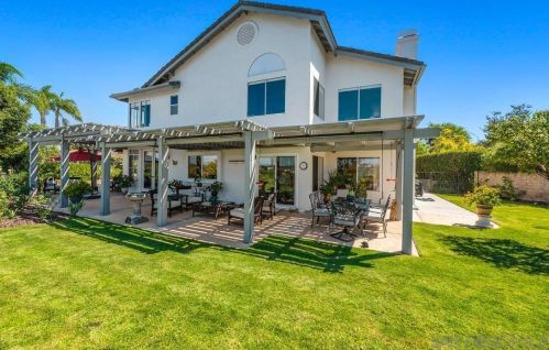 1597 Parkview Dr, Vista CA  92081-8750 exterior