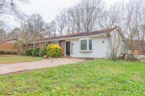 3799 Sweetbriar Cir, Lithia Springs, GA 30122-3426