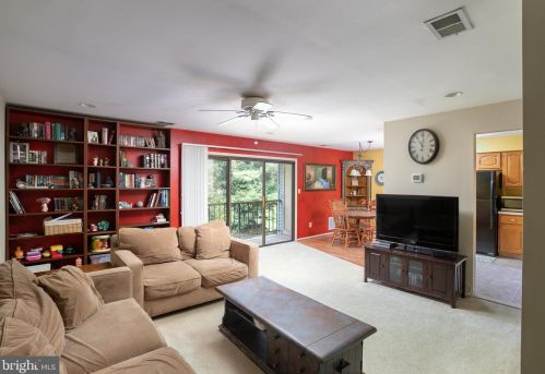 76 Wyndham Pl, Trenton NJ 08691-3126 exterior