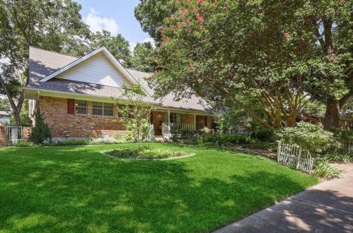 9711 Dartridge Dr, Dallas TX  75238-1827 exterior