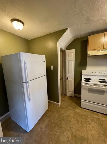 549 Burrowes Ave, Lancaster PA  17602-2120 exterior