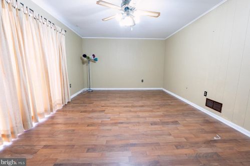 38 Catbird Ct, Trenton NJ 08648-2045 exterior