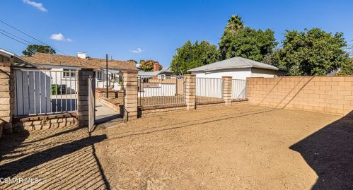 7662 Paso Robles Ave, Van Nuys CA  91406-2141 exterior
