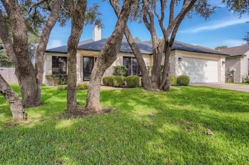 8732 Barrow Glen Loop, Austin TX  78749-3620 exterior