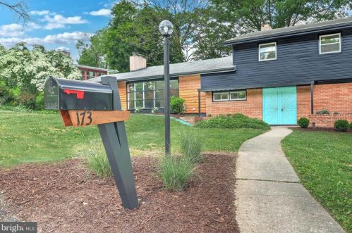 173 Strathcona Dr, York PA  17403-3830 exterior