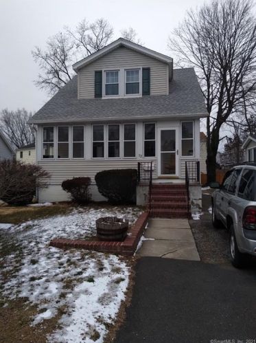 12 Winfield Ct, Norwalk, CT 06855-2117