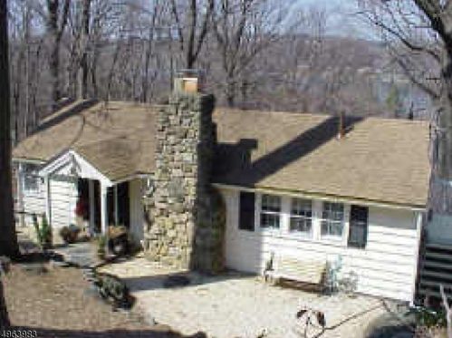 93 Hilltop Trl, Sparta, NJ 07871-2134