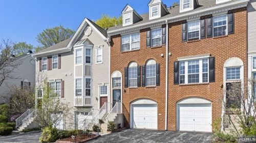1167 Chedworth Cir, Mahwah, NJ 07430-1372