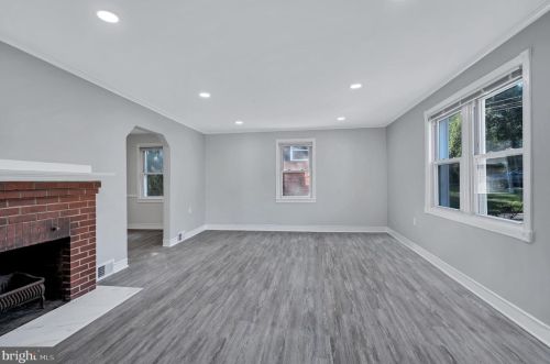 9121 Kimes St, Silver Spring, MD 20901-3640