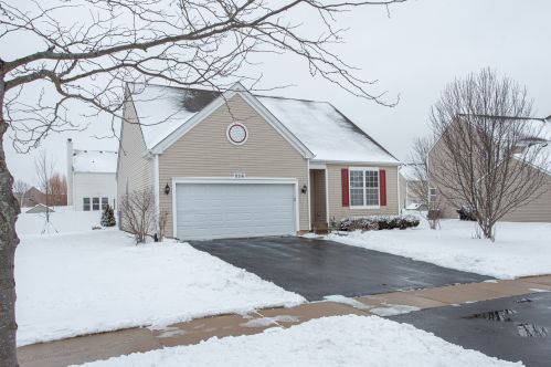 8216 Trumbull Ave, Joliet, IL 60431-4531