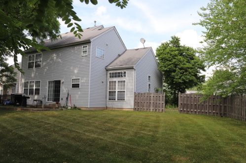 1717 Farmside Dr, Carpentersville, IL 60110-3306