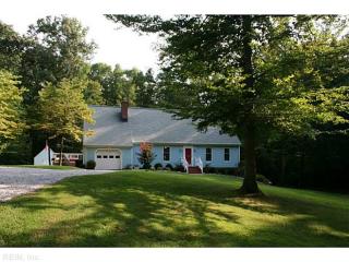 210 Wichita Ln, Williamsburg, VA