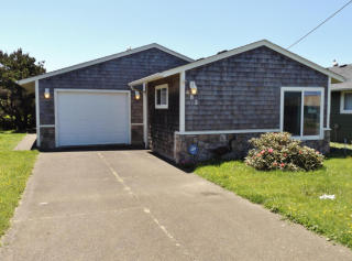 482 Marine Dr, Yachats OR  97498-9332 exterior