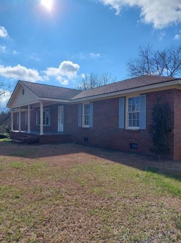 67 Newton St, Forsyth, GA 31029-9413