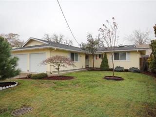 329 24th Ave, Albany OR  97322-4010 exterior