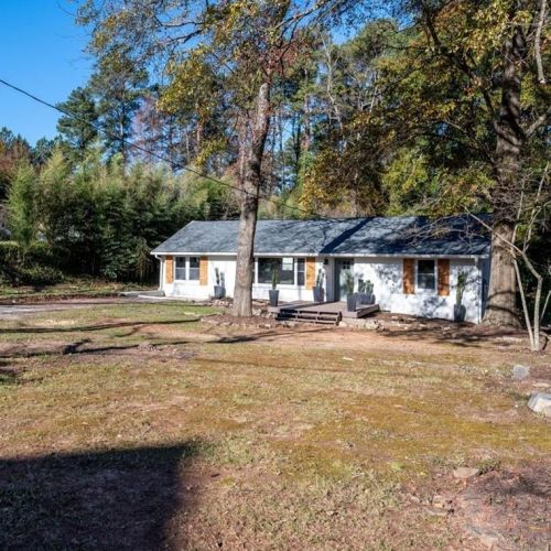 1976 Dering Cir, Atlanta GA  30345-1612 exterior