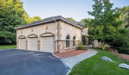 33 Dennell Dr, Lincoln, RI 02865-4926