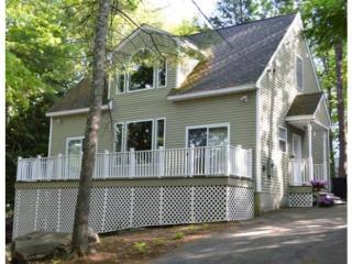 19 Hemlock Shore Dr, Atkinson, NH 03811-2126