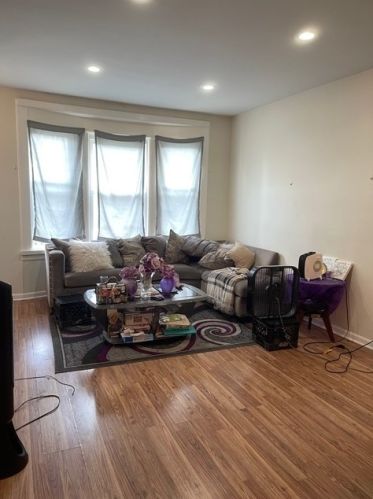 6610 Seeley Ave, Chicago, IL 60645-5104