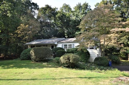 48 Noahs Lane Ext, Norwalk, CT 06851-1729