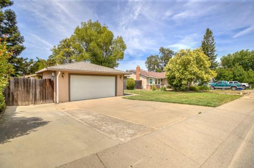8165 Lin Oak Way, Citrus Heights, CA 95610-2634