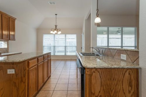 5424 Shasta Ridge Ct, Fort Worth TX  76123-2827 exterior