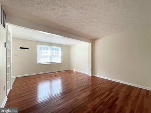 8212 Burning Forest Ct, Springfield VA  22153-3857 exterior