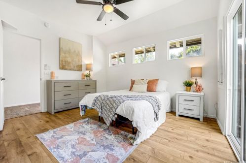 1091 Kalapaki St, Honolulu HI  96825-2710 exterior