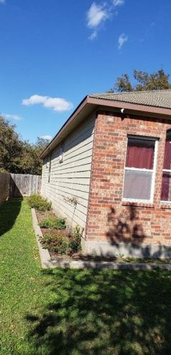409-C Parsons St, Webberville, TX 78653-5129