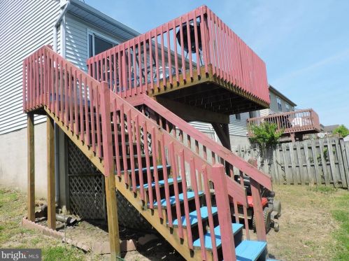 1053 Sterling Pl, Lancaster PA  17603-8839 exterior