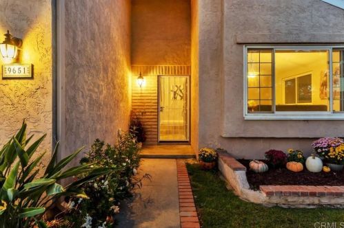 9651 Ramsgate Way, Santee, CA 92071-2808