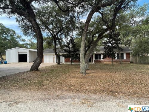 301 Royal Oak St, Victoria, TX 77905-0633