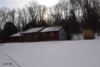 2137 Riggles Gap Rd, Altoona PA  16601-8751 exterior