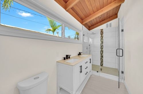 5771 Heil Ave, Huntington Beach CA  92649-3771 exterior