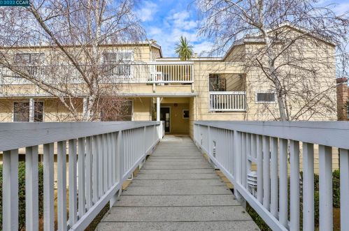 185 Village Pl, Pacheco, CA 94553-4173