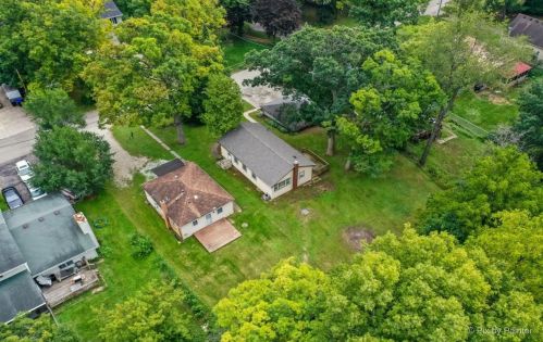 6425 Maple Ave, Spring Grove, IL 60081-8422