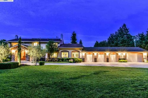 1420 Finley Rd, Pleasanton, CA 94588-9516