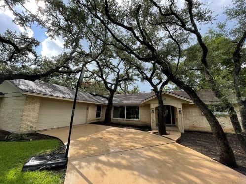 9204 Clearock Dr, Austin TX  78750-2729 exterior