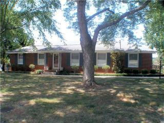302 Mary Sharp Dr, Decherd, TN 37324-3809