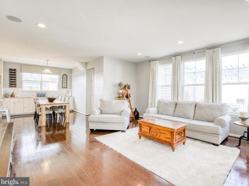 395 Lord Fairfax St, Charles Town WV 25414-2529 exterior