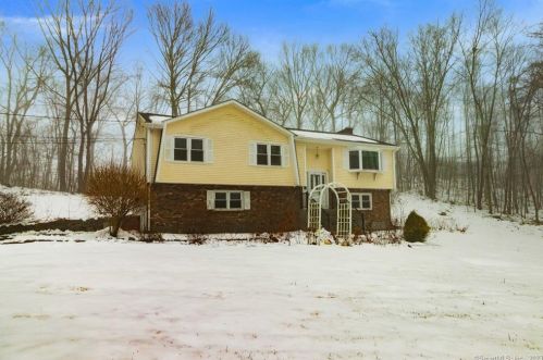 11 Maynard Rd, Colchester, CT 06420-4057