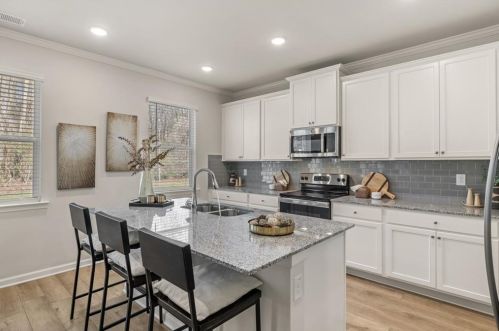 579 Hancock Dr, Atlanta GA  30354-2513 exterior