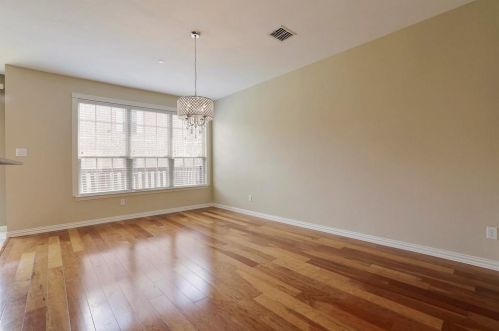 7814 Liverpool Ln, Irving TX 75063-3506 exterior