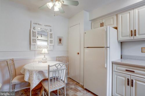 54 Valleybrook Dr, Lancaster PA  17601-4612 exterior