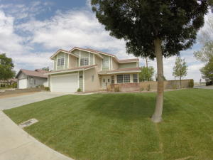 3301 Denise St, Lancaster CA  93536-1001 exterior