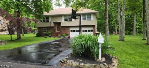9 Livingston Ave, Warren, NJ 07059-5711