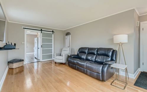 7022 Keeney St, Niles IL  60714-3038 exterior