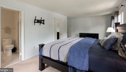 13468 Photo Dr, Woodbridge VA  22193-3930 exterior